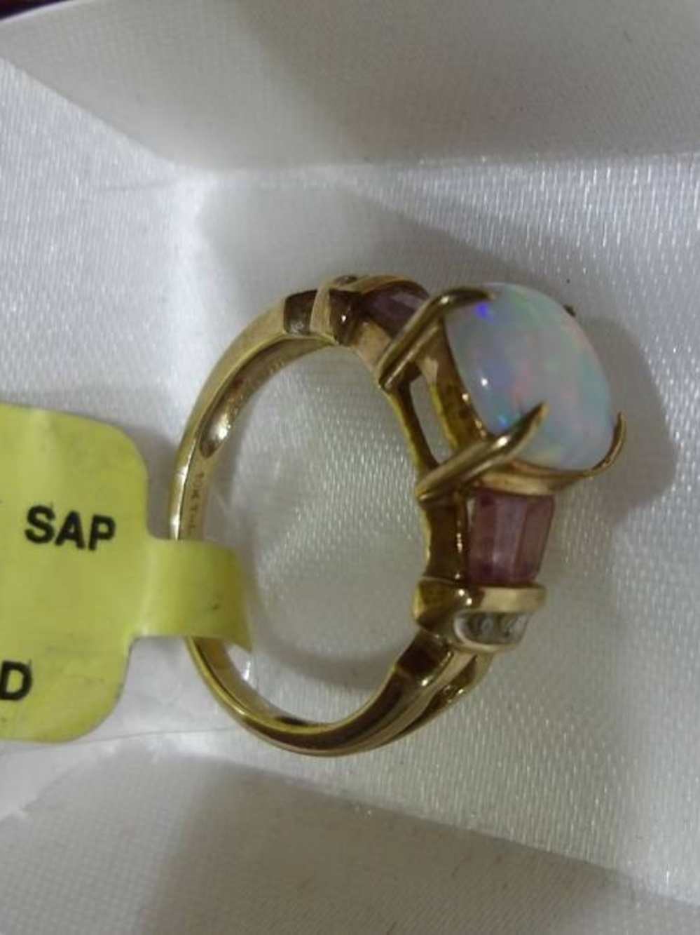 10K Gold Ring with Iridescent Opal Showing Red and Green Flashes - Picture 6 of 7